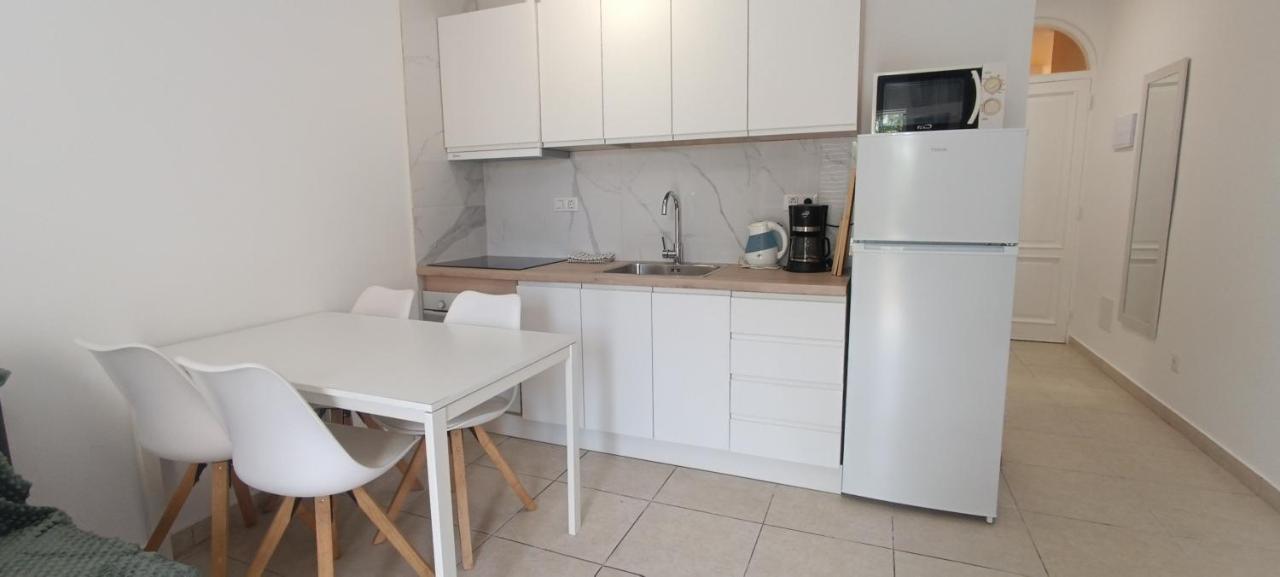 Newly Renovated Modern Apartment In Orlando Complex, Costa Adeje Eksteriør billede